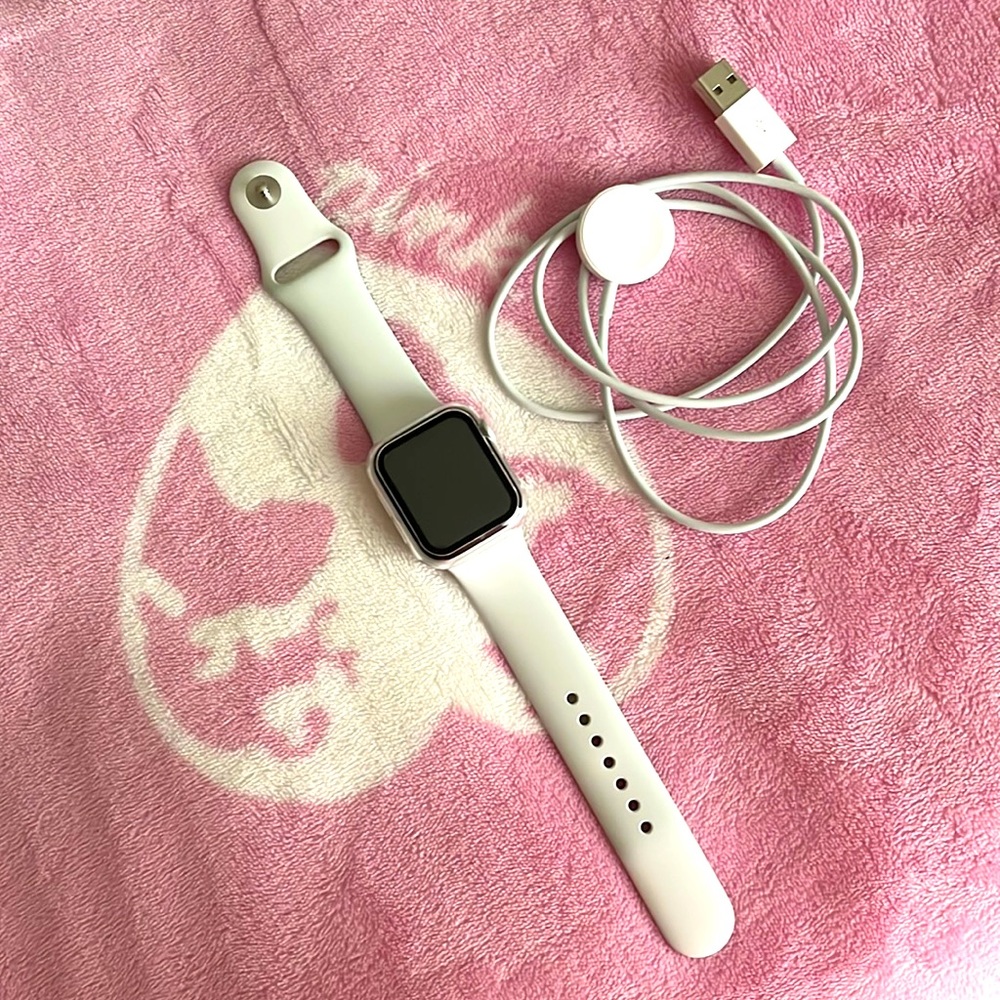 Apple series6 40mm Watch (Price firm)